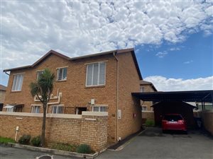 2 Bed Townhouse in Strubens Valley