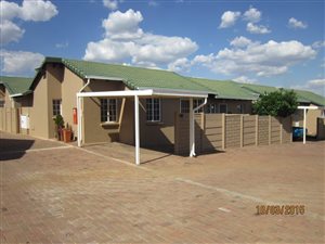 3 Bed Townhouse in Meyersdal