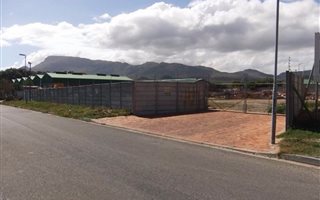 3273 m² Land available in Sunnydale