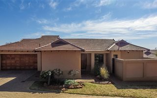 2 Bedroom Townhouse in Woodland Hills