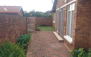 3 Bedroom Townhouse in Birchleigh North