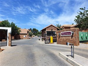2 Bed Townhouse in Hazeldean (Silverlakes Surroundings)