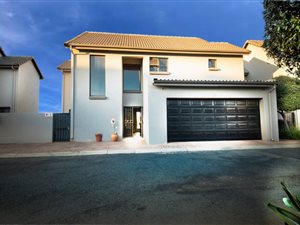 3 Bed Townhouse in Amorosa