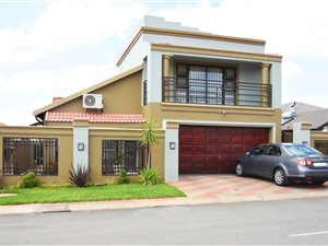 4 Bed House in Blue Hills