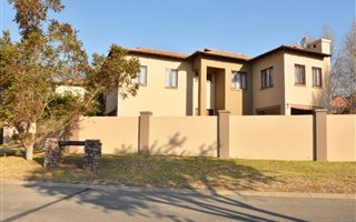4 Bedroom House in Carlswald North Estate