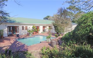 5 Bedroom House in Theescombe