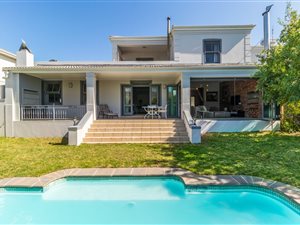 4 Bed House in Silvertree Estate