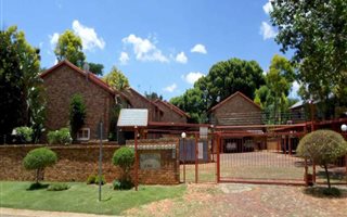 2 Bedroom Duplex in Meyerspark