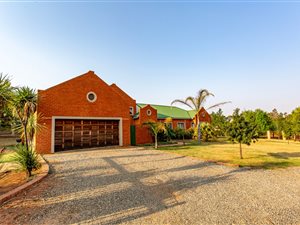5 Bed House in Tiegerpoort