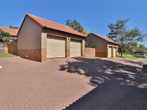 Townhouse in Moreleta Park