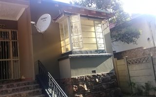 4 Bedroom House in Bellevue