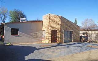 3 Bedroom House in Brandwag