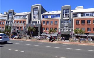 77 m² Commercial space in De Waterkant