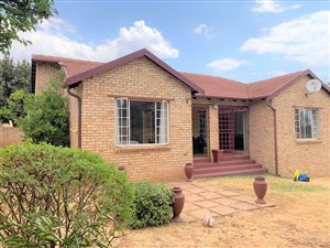 3 Bed Simplex in Kyalami Hills
