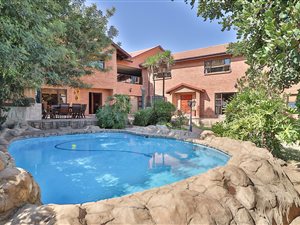 7 Bed House in Halfway Gardens