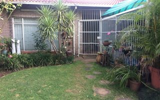 2 Bedroom Townhouse in Protea Park