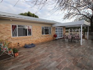 3 Bed House in Fichardtpark