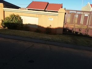 2 Bed House in Vosloorus