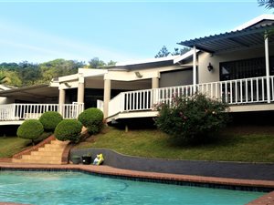 4 Bed House in Rouken Glen