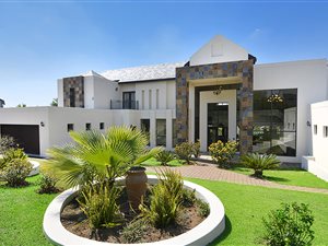 4 Bed House in Waterfall Country Estate