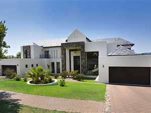 4 Bed House in Waterfall Country Estate