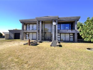 5 Bed House in Rouxville