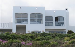 4 Bedroom House in Paradise Beach
