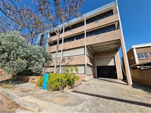 1487 m² Industrial space in Strydompark