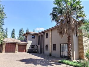 4 Bed House in Woodland Hills