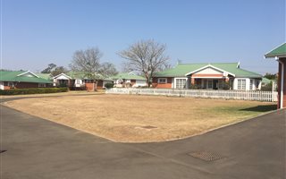 313 m² Land available in Lincoln Meade
