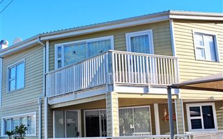 5 Bedroom House in Hartenbos