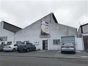 400 m² Industrial space in Parow East