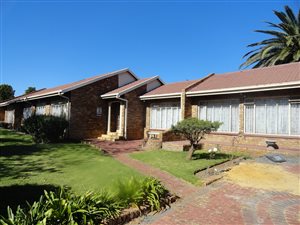 4 Bed House in Flora Gardens