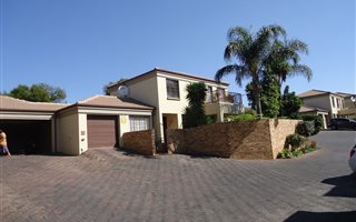 3 Bedroom Apartment in Amorosa