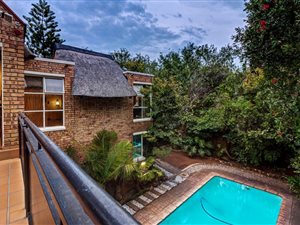 4 Bed House in Hurlingham Manor