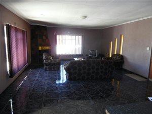 4 Bed House in Geluksdal