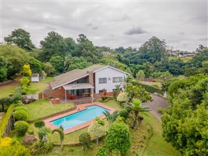 4 Bed House in Woodside
