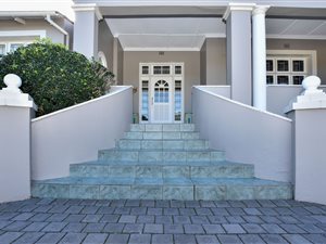 5 Bed House in Mill Park