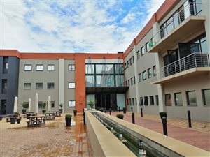 173 m² Office Space in Woodmead