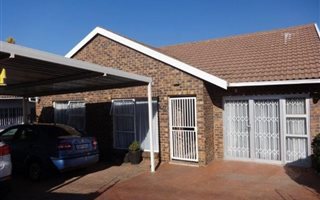 3 Bedroom House in Northcliff