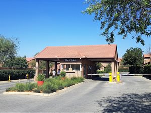 3 Bed Townhouse in Hazeldean (Silverlakes Surroundings)