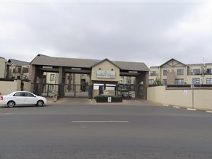 2 Bed Apartment in Ruimsig
