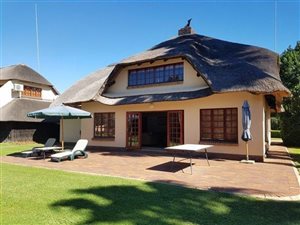 4 Bed Townhouse in Club Nautique