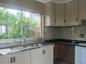 5 Bed House in Reservoir Hills