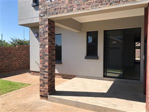 2 Bedroom Duplex in Doornpoort and surrounds