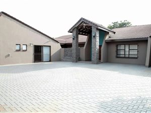 5 Bed House in Kimberley