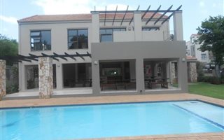 1 Bedroom Townhouse in Paulshof