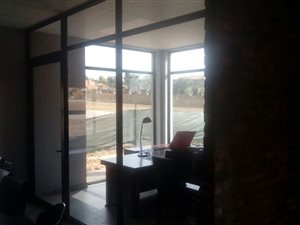 250 m² Commercial space in Newmark Estate