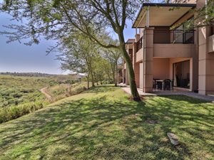 2 Bed Apartment in Palm Lakes Estate