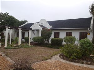 4 Bedroom House in Amandelrug
